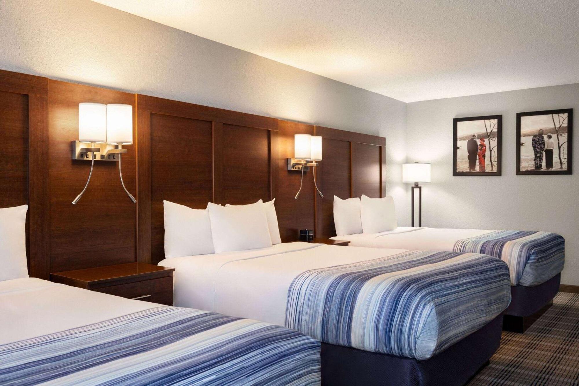 Americinn By Wyndham Williamsburg Ngoại thất bức ảnh