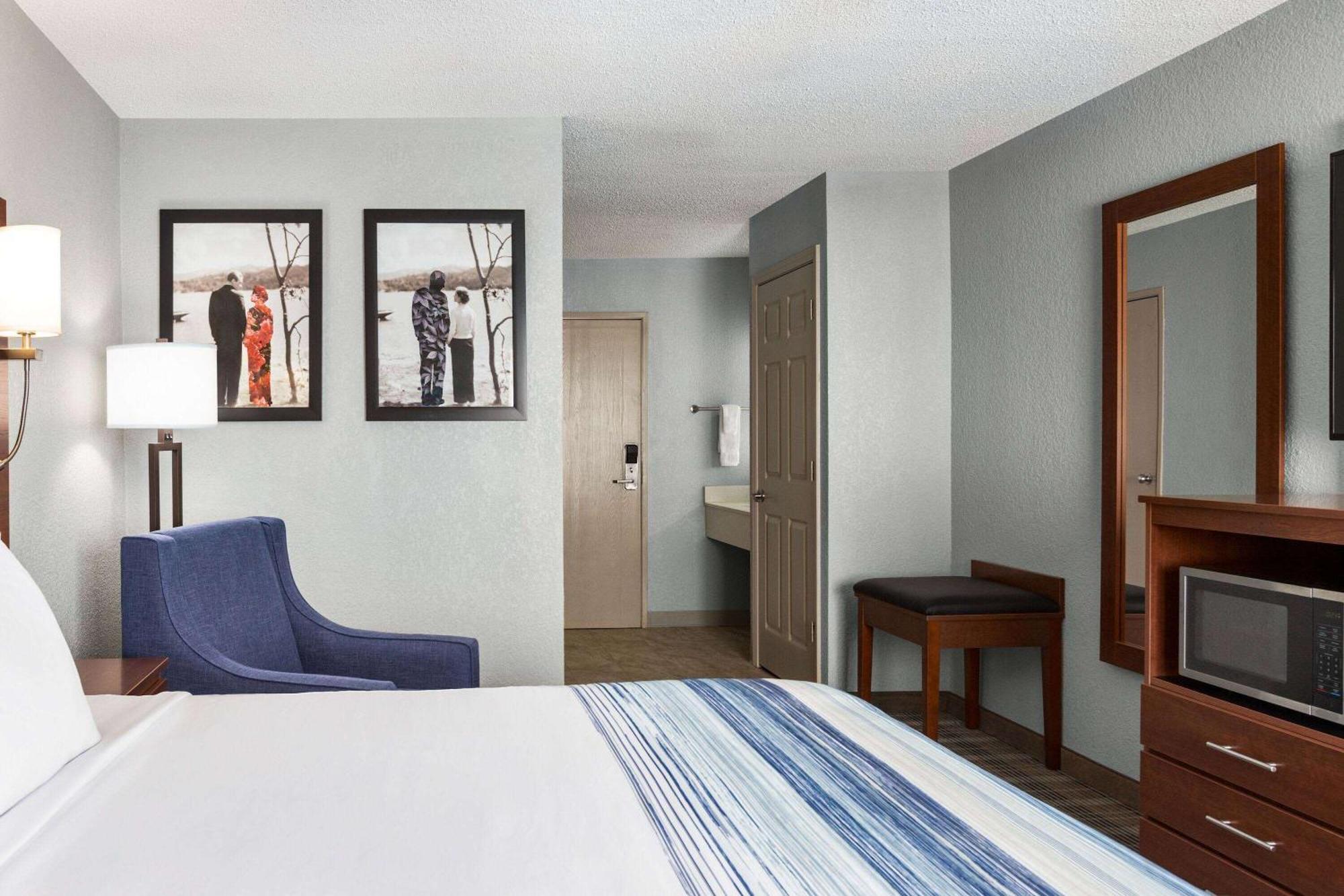 Americinn By Wyndham Williamsburg Ngoại thất bức ảnh