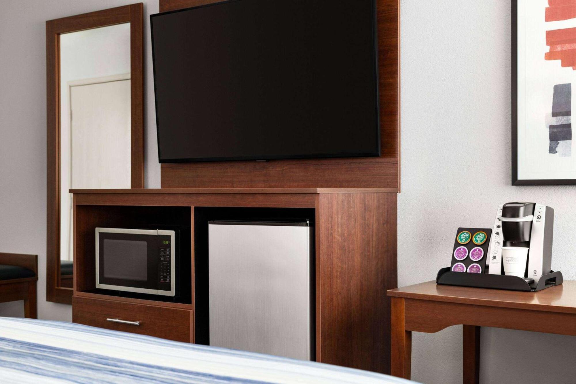 Americinn By Wyndham Williamsburg Ngoại thất bức ảnh