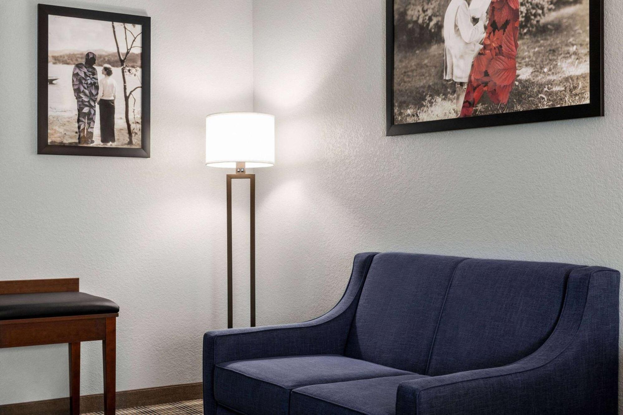 Americinn By Wyndham Williamsburg Ngoại thất bức ảnh