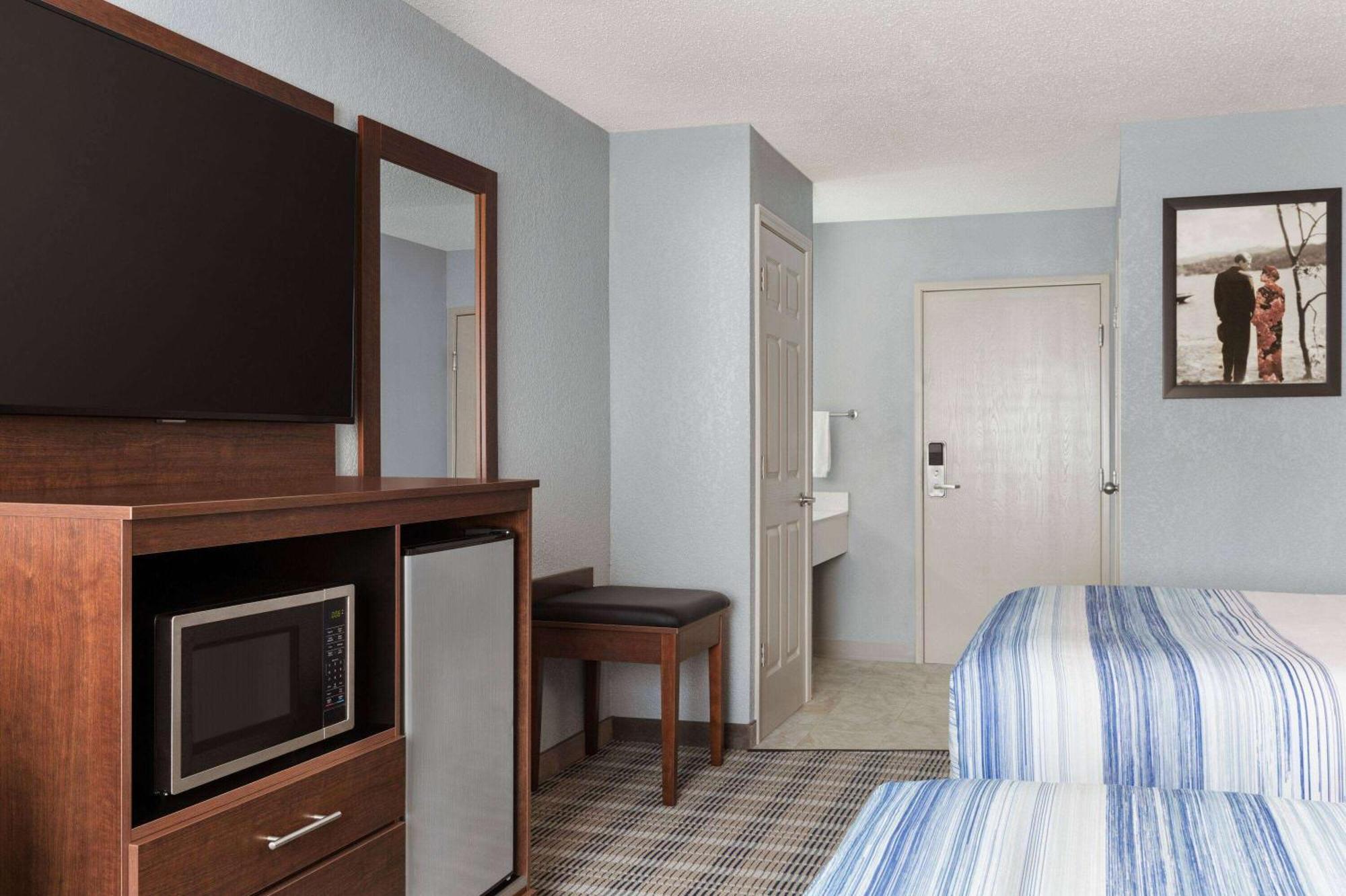 Americinn By Wyndham Williamsburg Ngoại thất bức ảnh