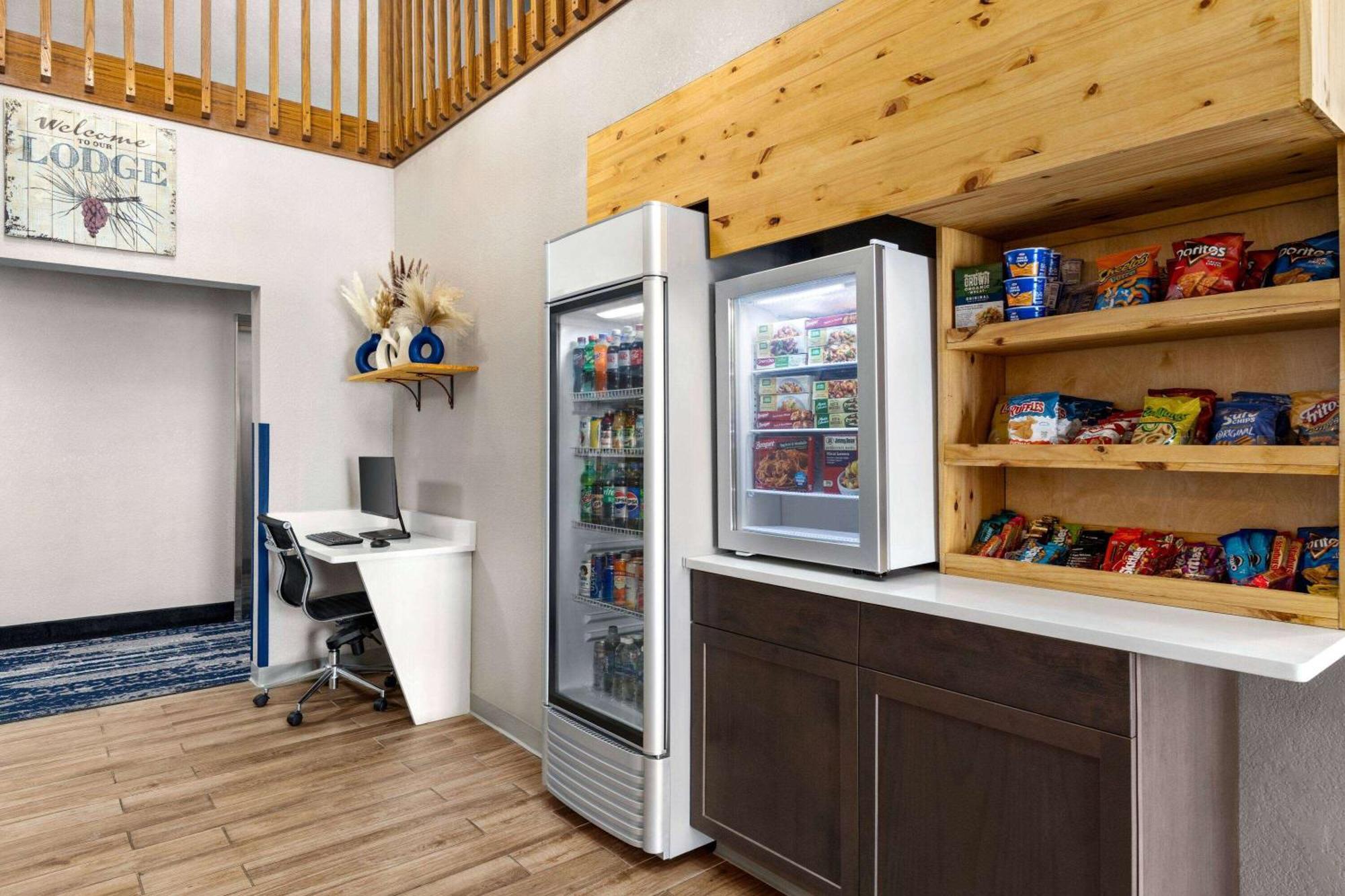 Americinn By Wyndham Williamsburg Ngoại thất bức ảnh