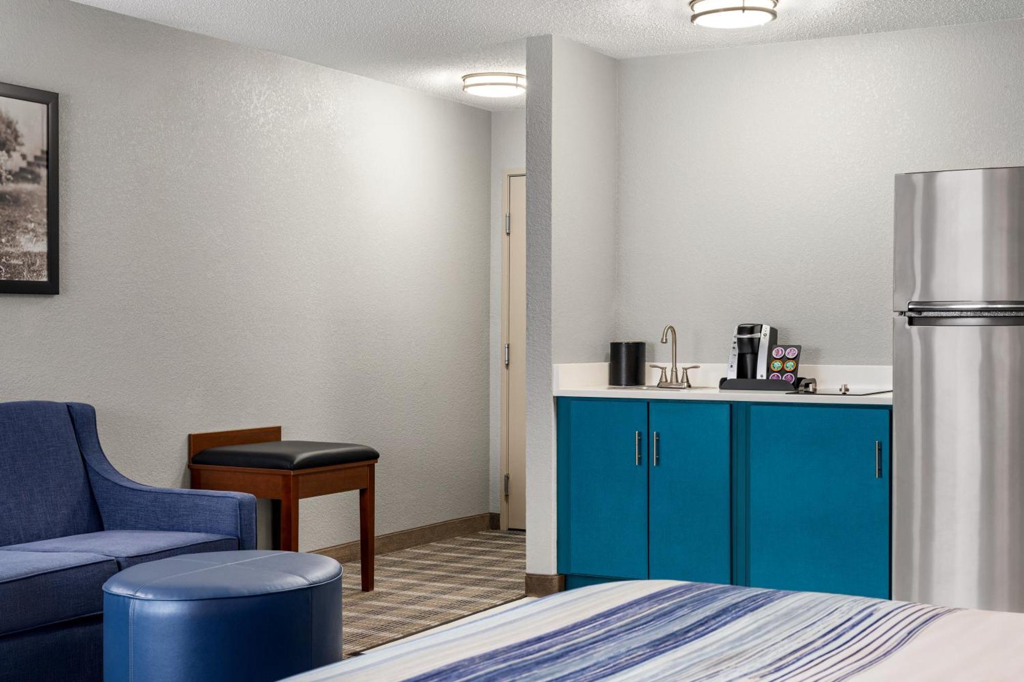 Americinn By Wyndham Williamsburg Ngoại thất bức ảnh